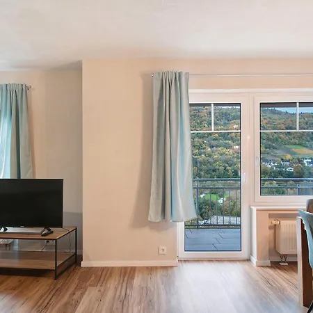 Alte Rebe By Ascar Cusa *